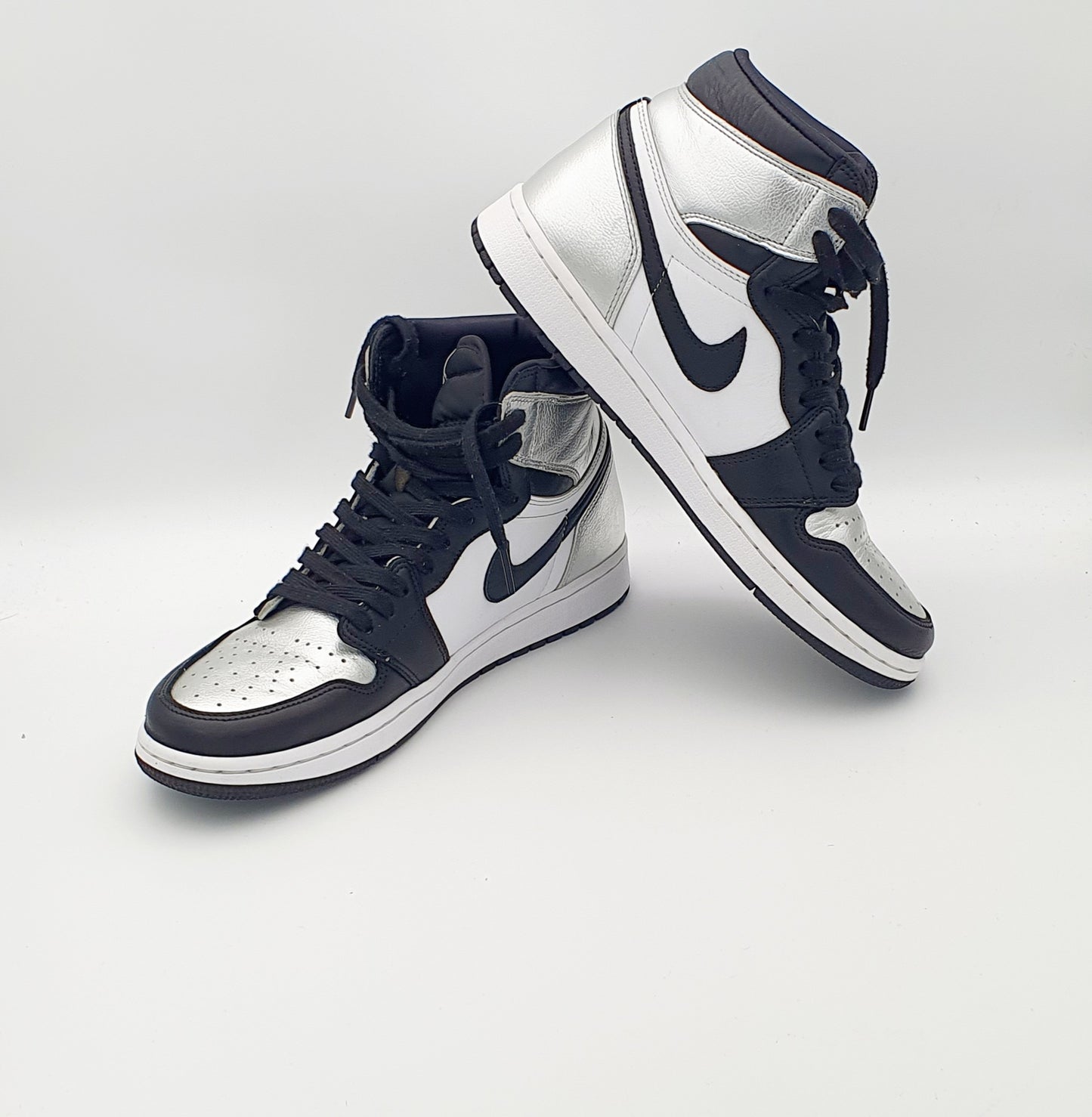 Nike Air Jordan 1 Mid Silver Toe Gr. EU 42 / 27 cm
