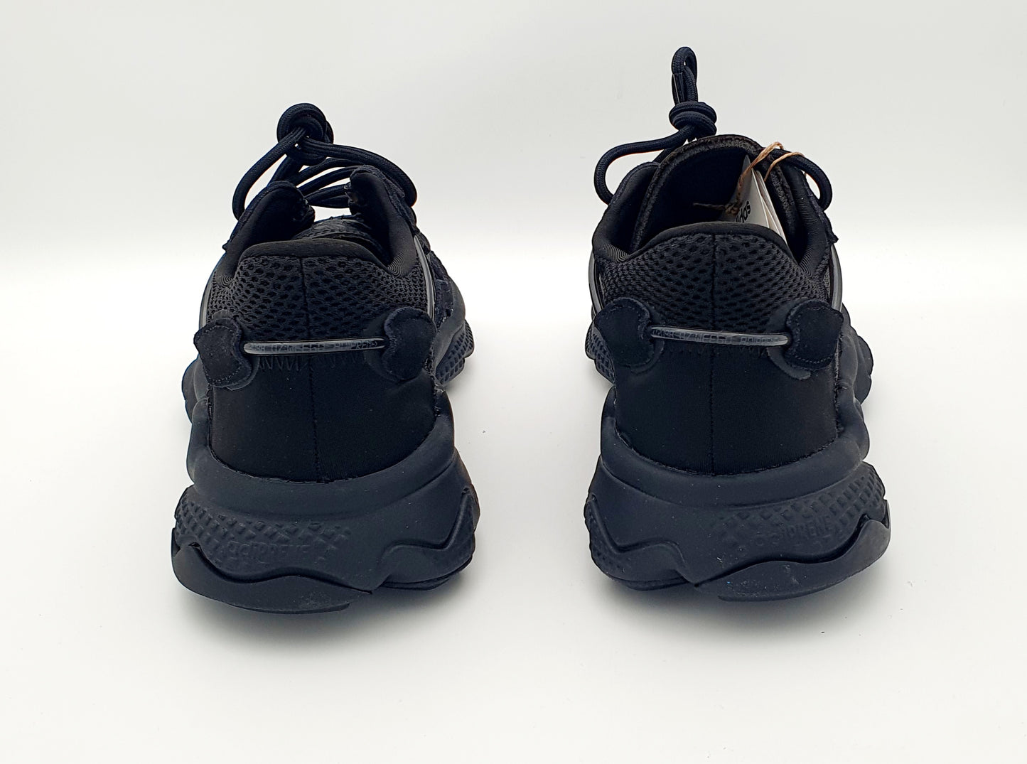 adidas Ozweego Core Black Carbon