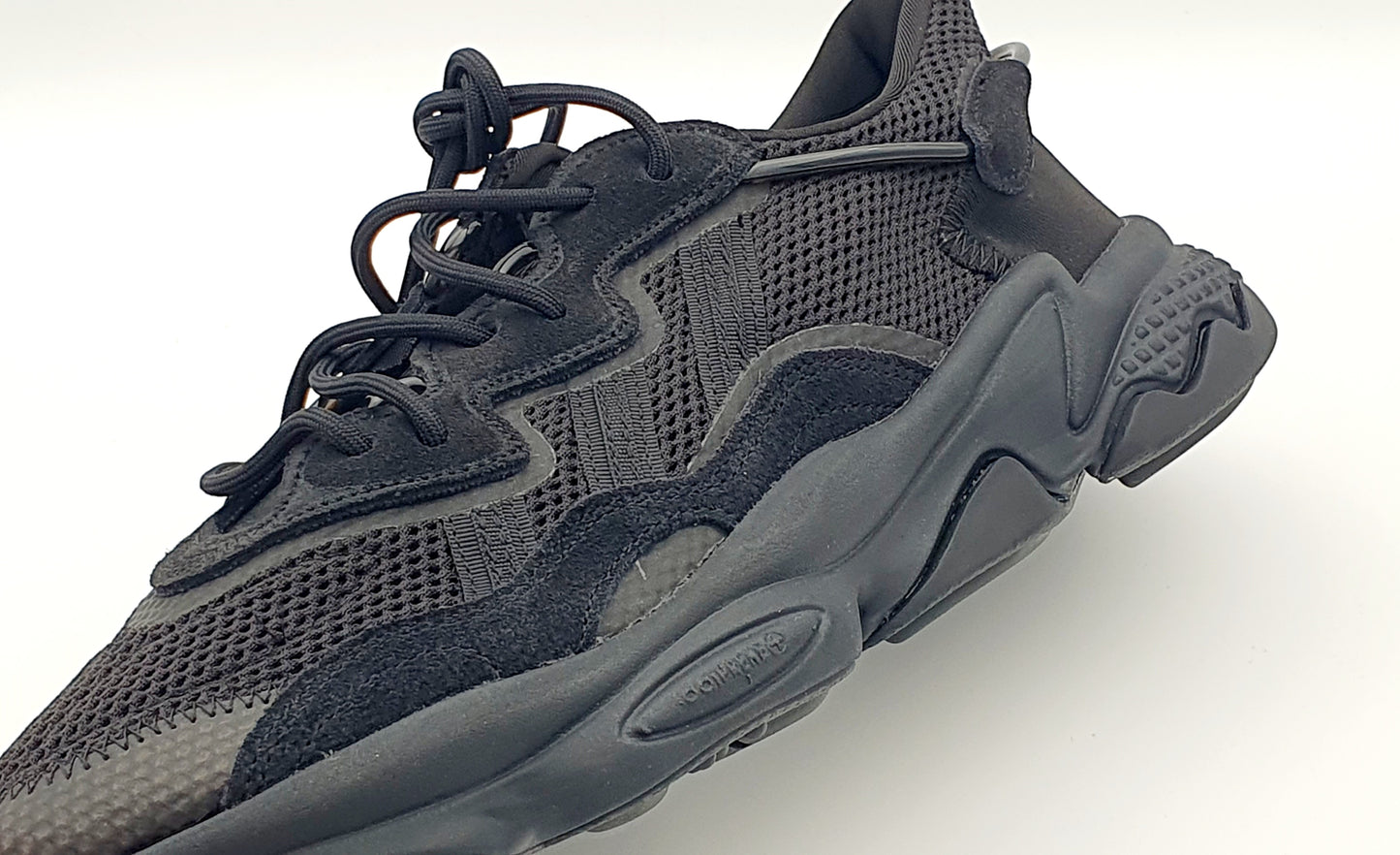 adidas Ozweego Core Black Carbon