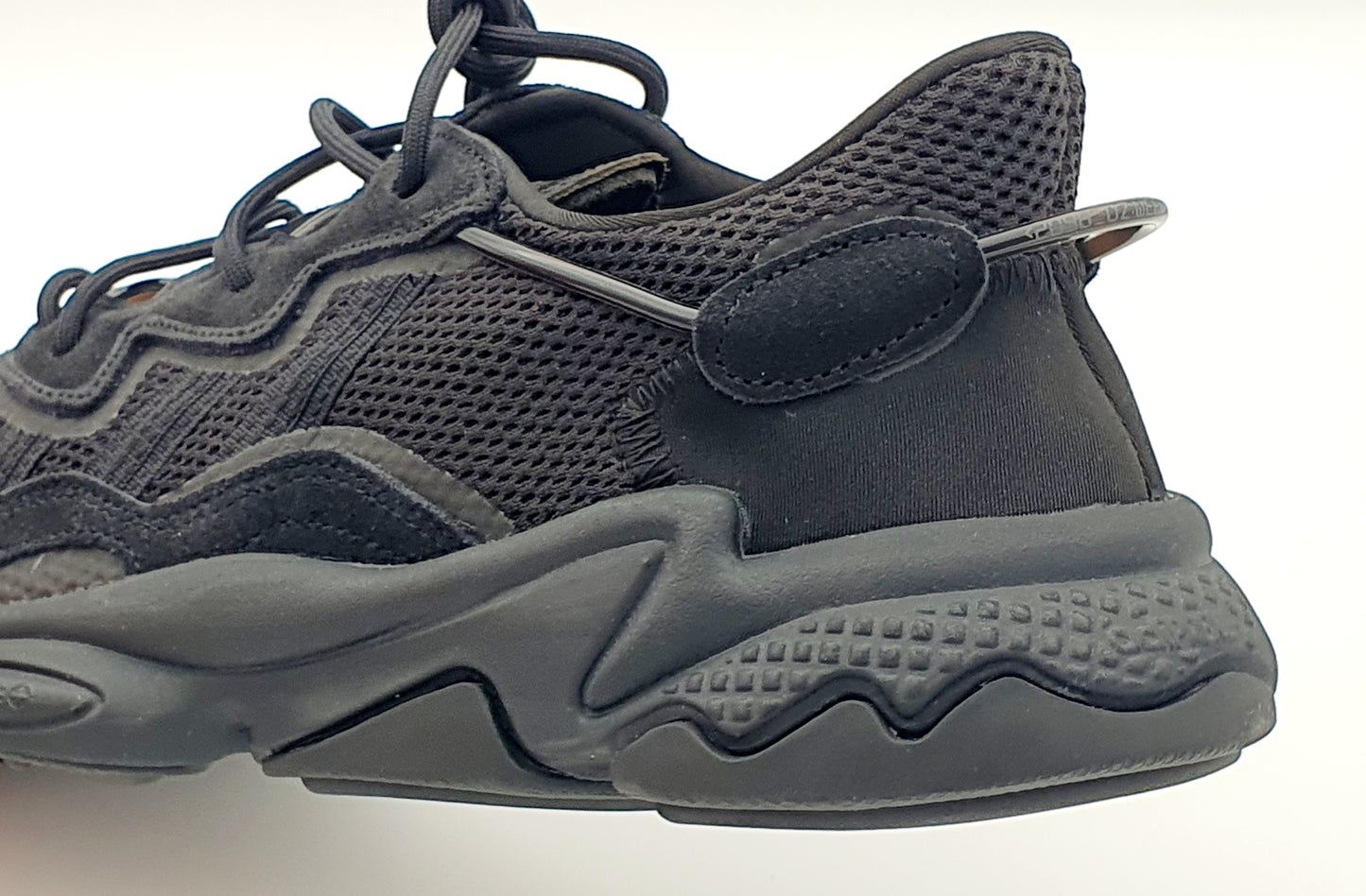 adidas Ozweego Core Black Carbon