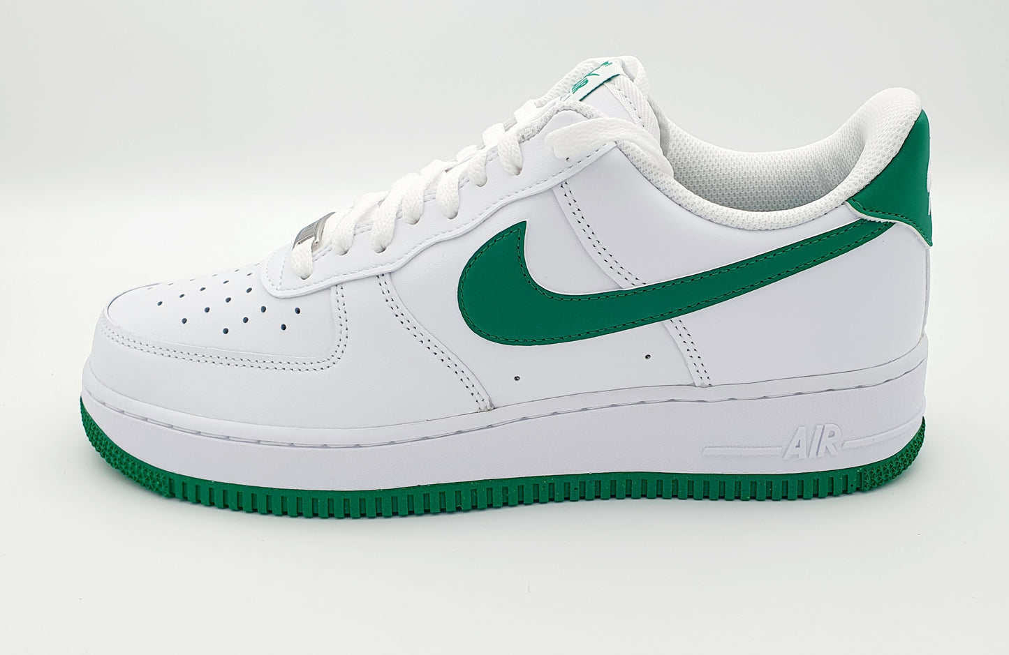Nike Air Force 1 '07 Green Gr. EU 42.5 / 27 cm