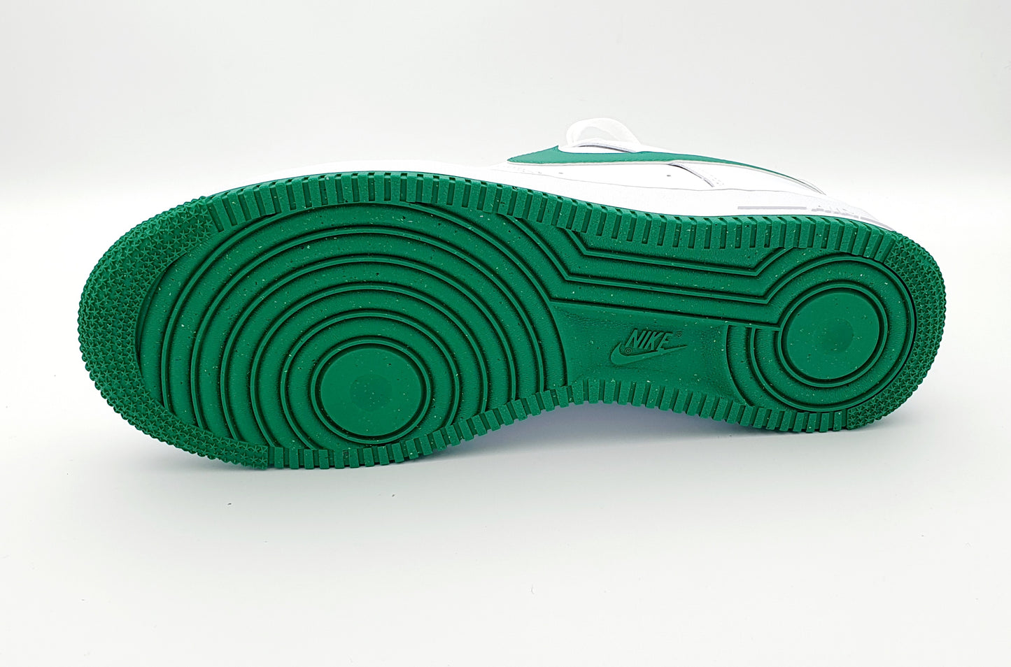 Nike Air Force 1 '07 Green Gr. EU 42.5 / 27 cm
