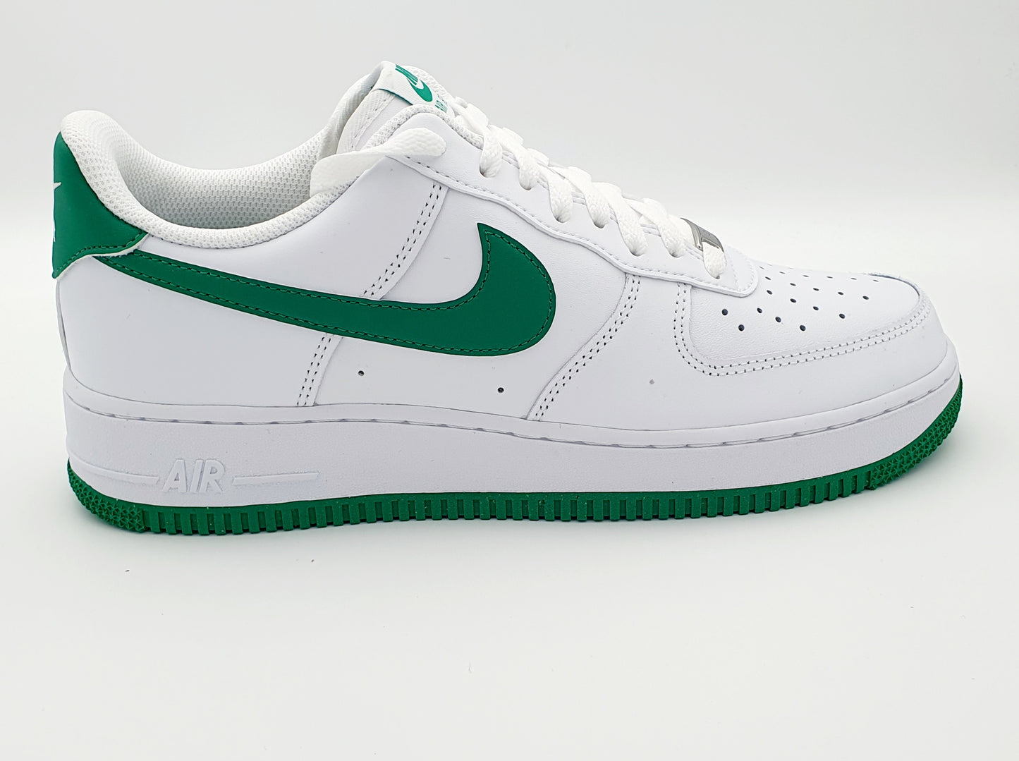 Nike Air Force 1 '07 Green Gr. EU 42.5 / 27 cm