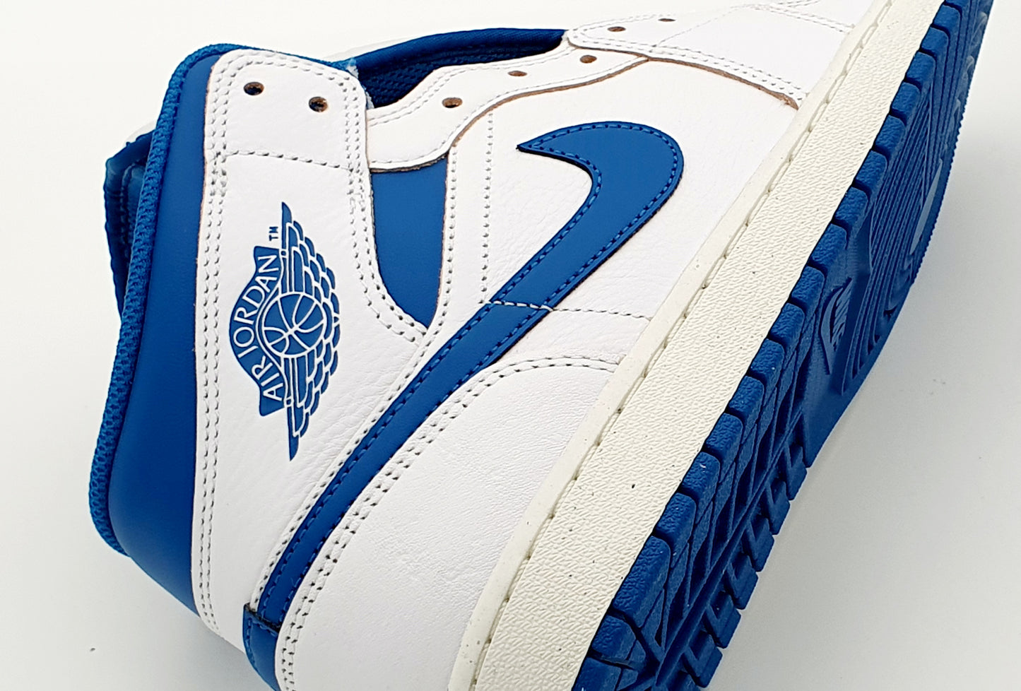 Nike Air Jordan 1 Mid White Blue