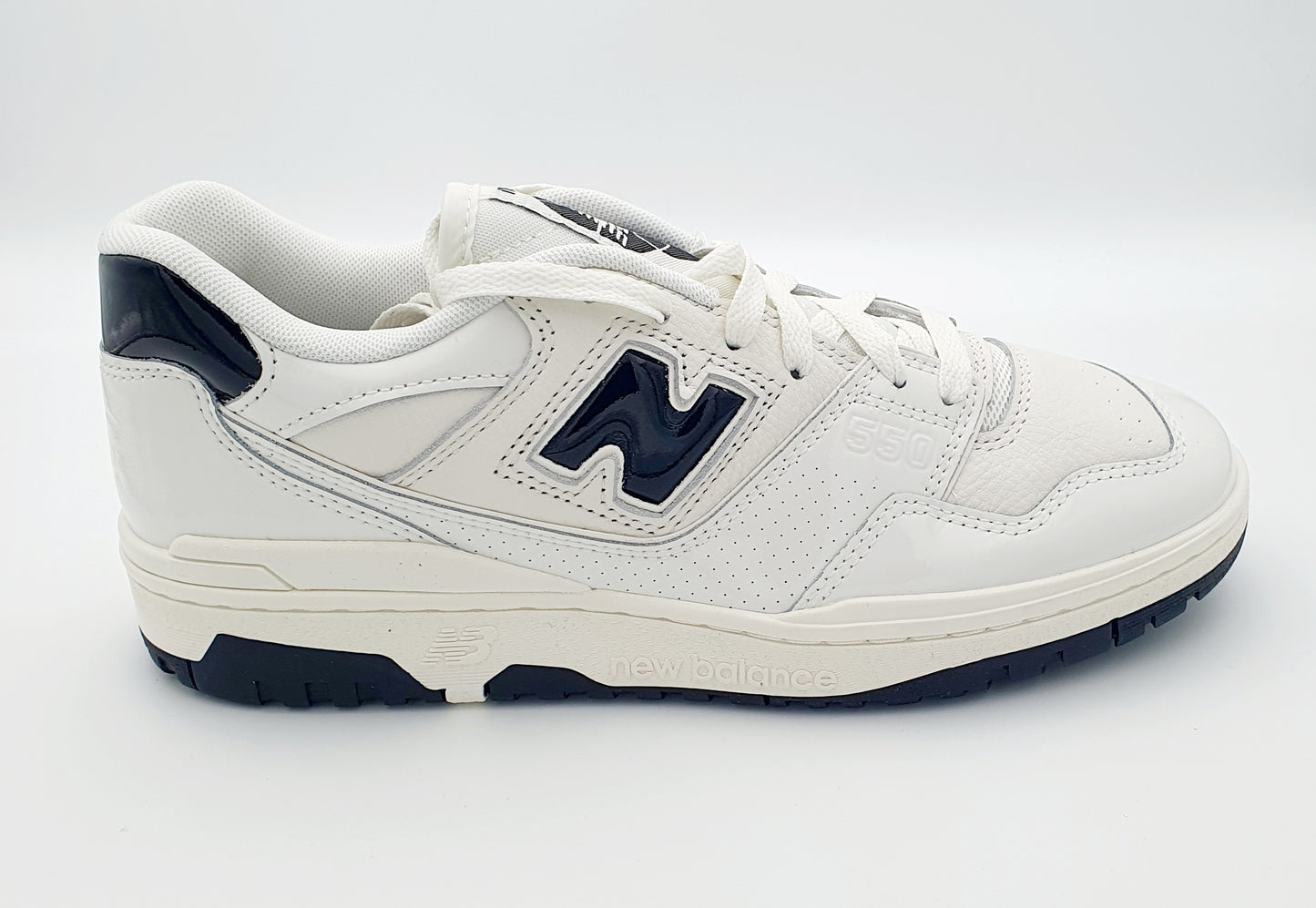 New Balance 550 Sea Salt Patent Black Gr. EU 43 27.5 cm