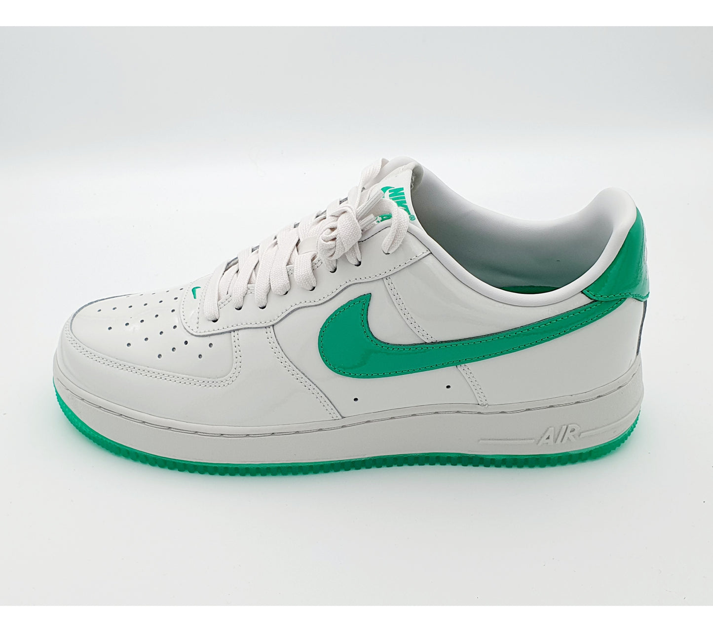 Nike Air Force 1 '07 LV8 Light Green
