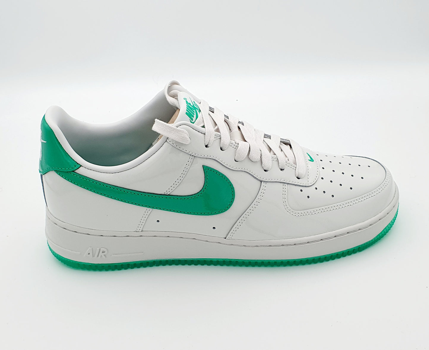 Nike Air Force 1 '07 LV8 Light Green