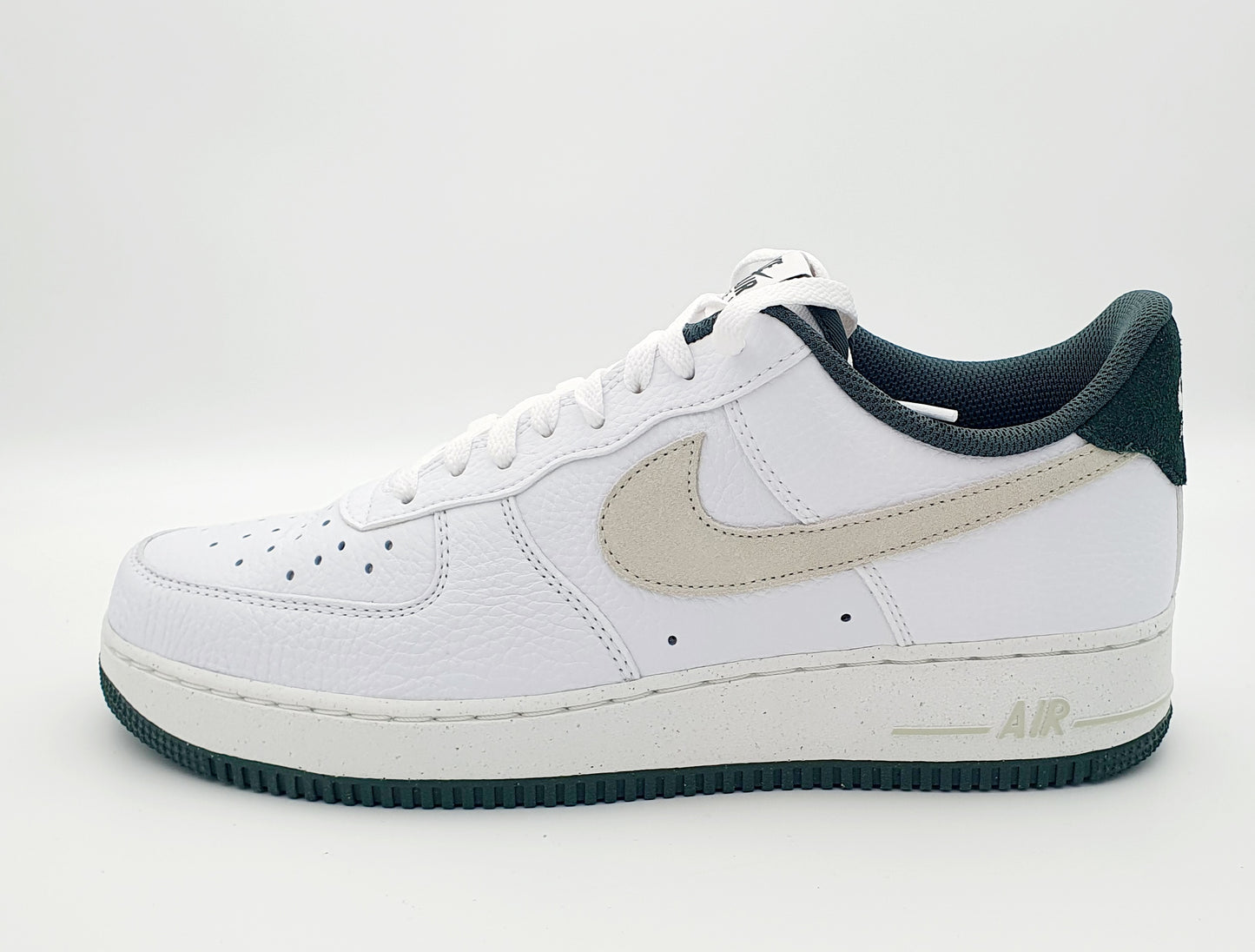 Nike Air Force 1 '07 LV8 "Vintage Green" Gr. EU 44.5 28.5 cm
